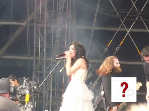 08_flyleaf (10)