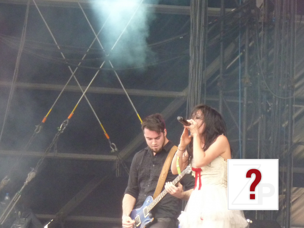 08_flyleaf (9)